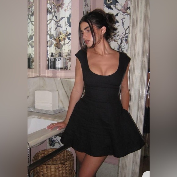 Ash Mystery -NWOT COTY WINERY FIT N FLARE MINI - Picture 5 of 5